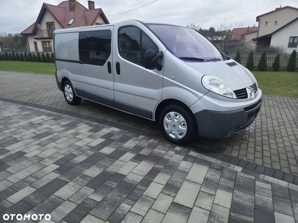 Renault TRAFIC LONG KLIMA TEMPOMAT ORYGINAŁ PODNOŚNIK DLA INWALIDY LUB INNE ZADBANY FULL OPCJA DOPOSAŻONY - 4