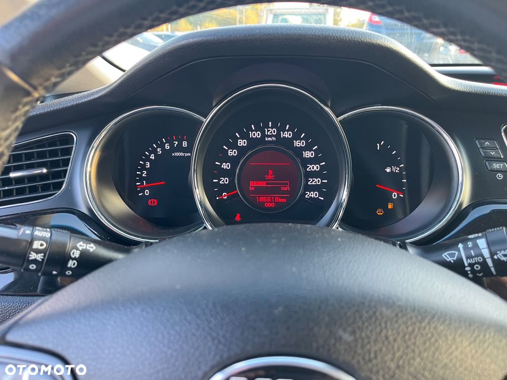 Kia Ceed 1.6 GDI ISG Spirit - 12