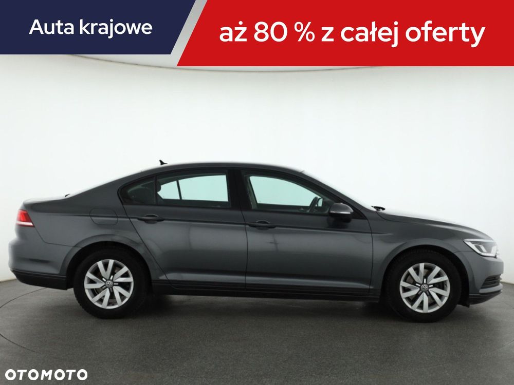 Volkswagen Passat - 8