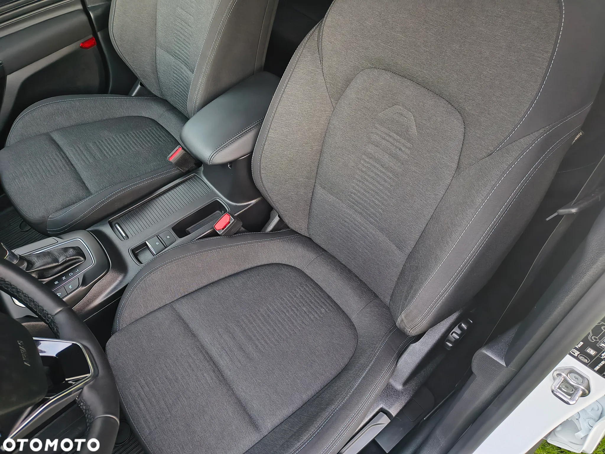 Ford Focus 1.0 EcoBoost Hybrid ACTIVE - 22