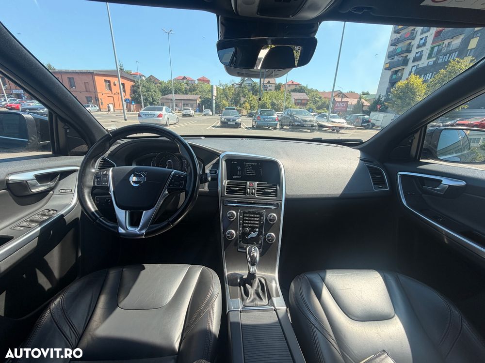 Volvo XC 60 D5 AWD Geartronic Summum - 3
