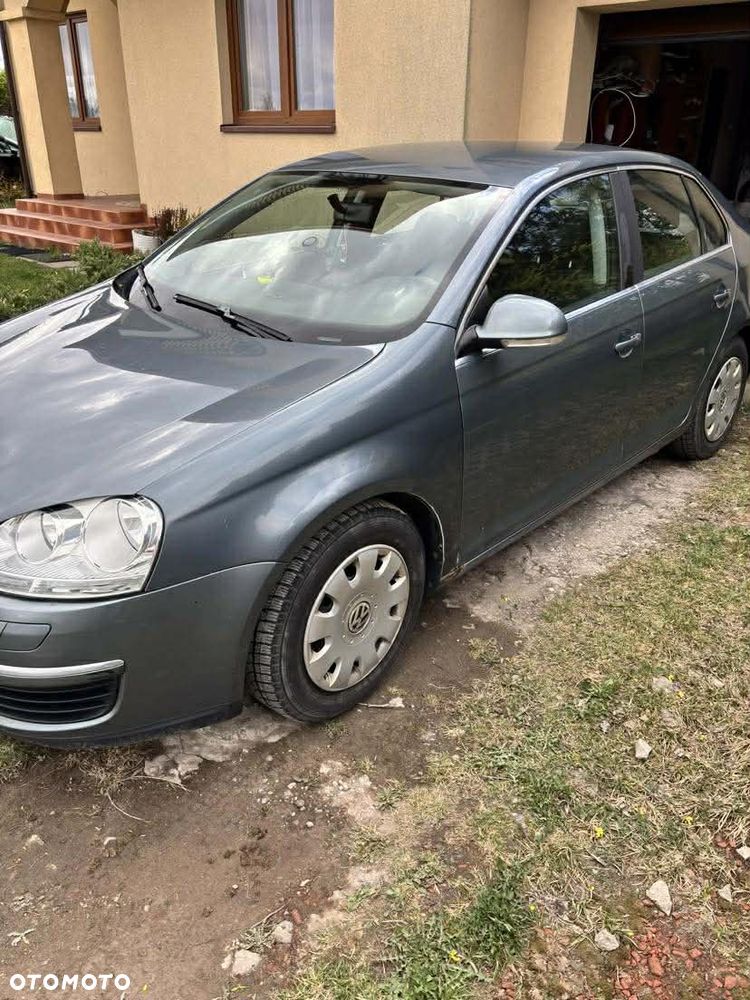 Volkswagen Jetta 1.6 FSI Comfortline - 2