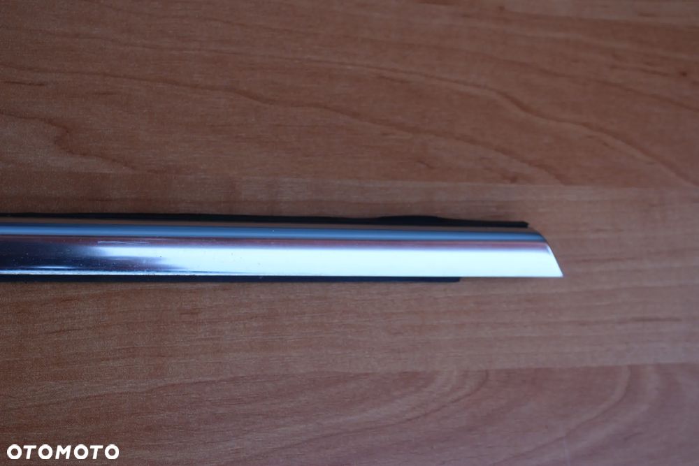 LISTWA DRZWI PRAWY PRZÓD CHROM OPEL ZAFIRA C - 2