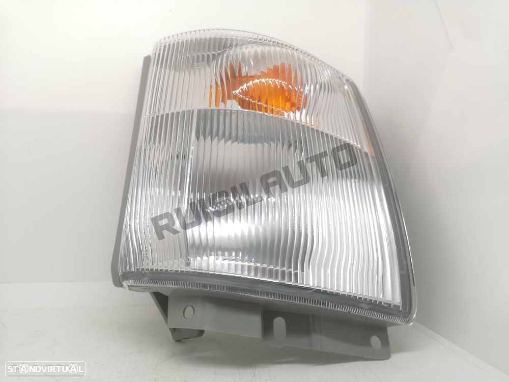 Farolim Pisca Frente Direito 108.905_520 Toyota Dyna V [1985_19 - 2