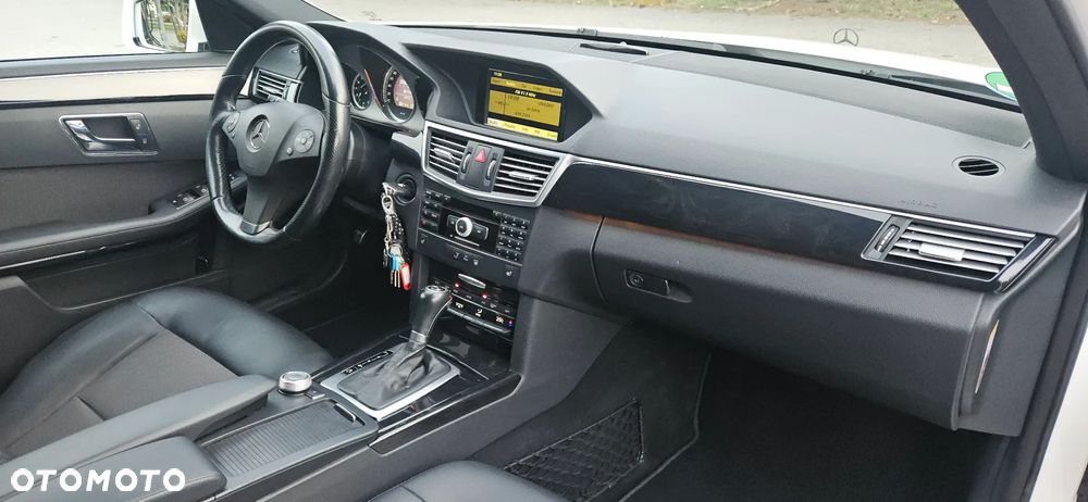 Mercedes-Benz Klasa E - 23