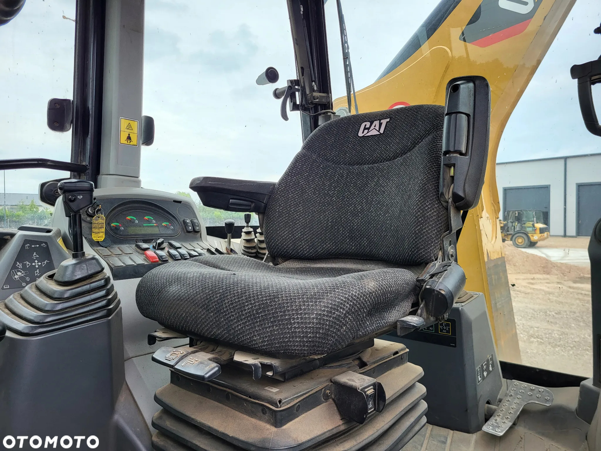 Caterpillar 428F2 - 6