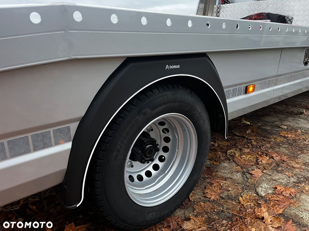 Mercedes-Benz Sprinter - 25