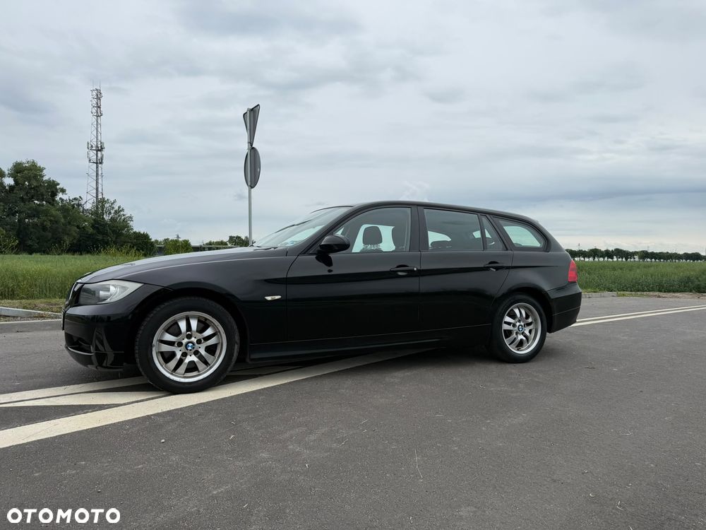 BMW Seria 3 318i - 3