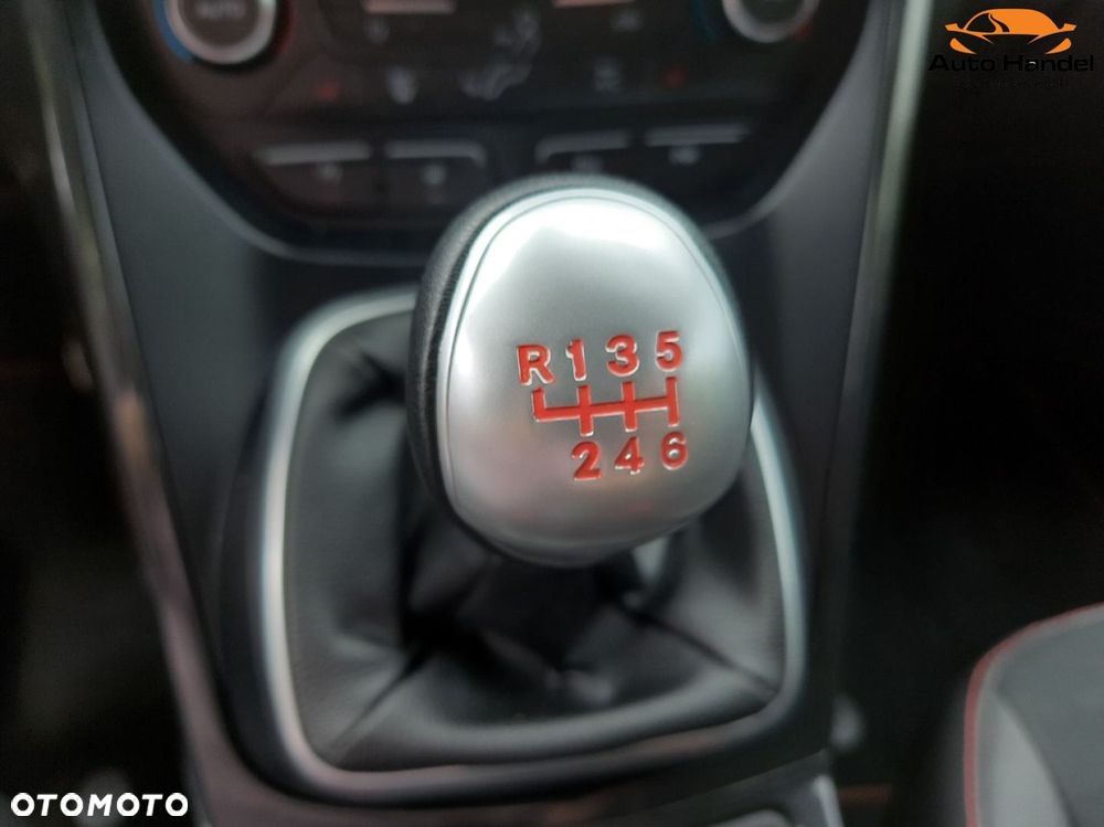 Ford Kuga 1.5 EcoBoost 2x4 ST-Line - 35