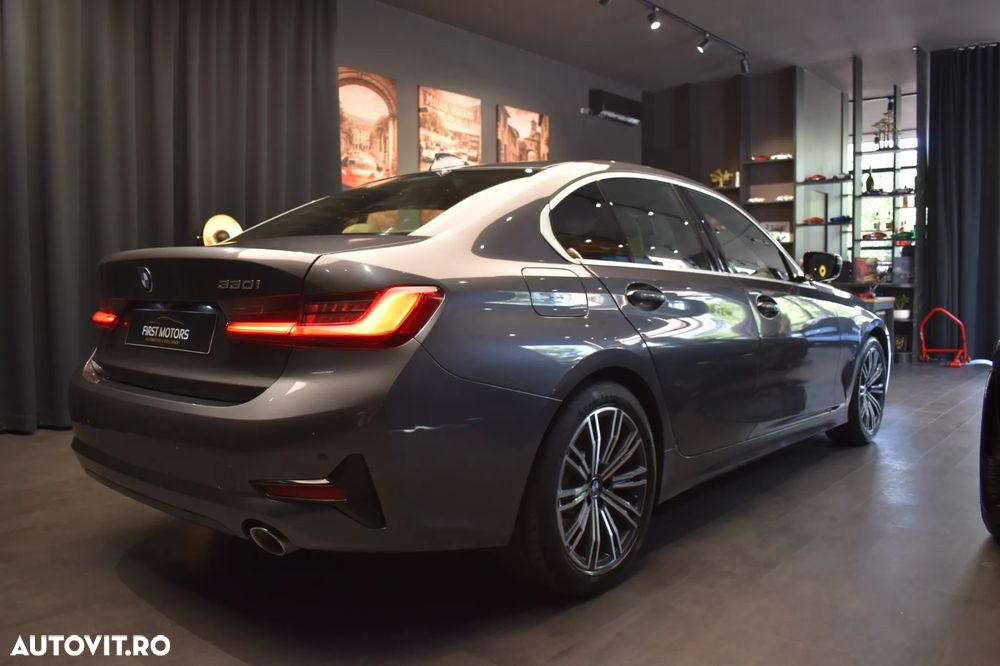 BMW Seria 3 330i Aut. Sport Line - 6