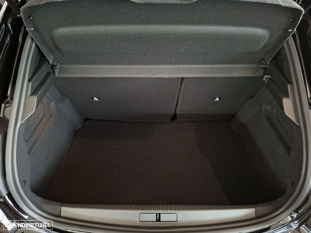Peugeot e-208 51 kWh Allure — fotografia 24