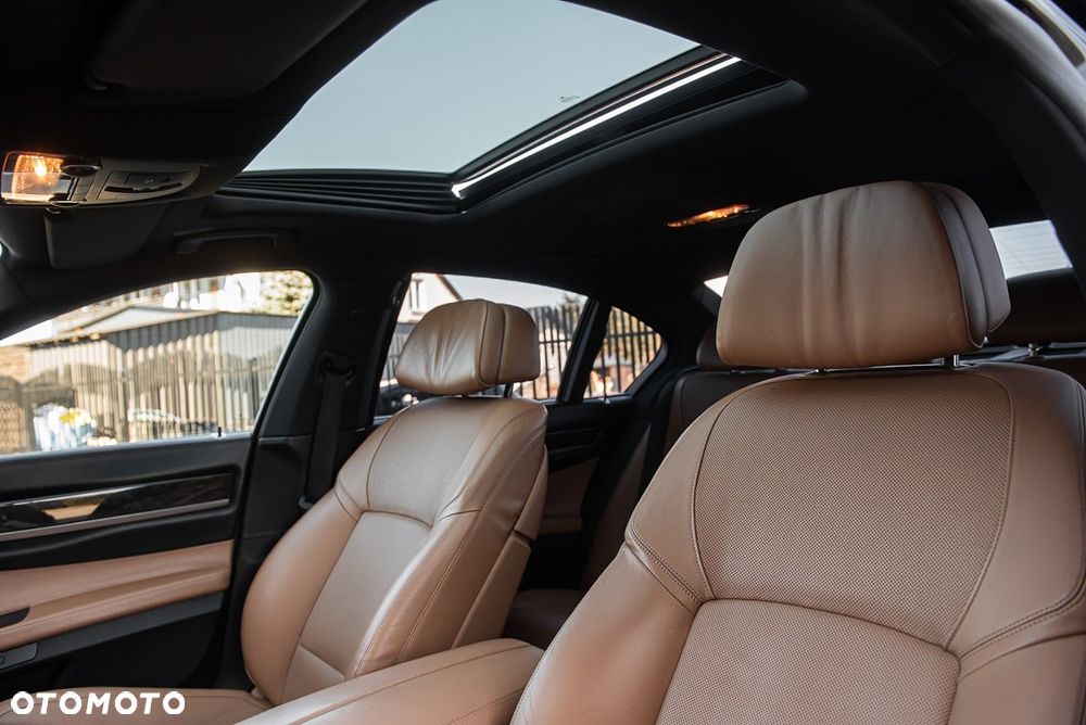 BMW Seria 7 740d xDrive - 27