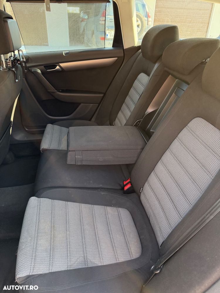 Volkswagen Passat 2.0 TDI Blue TDI Highline - 17
