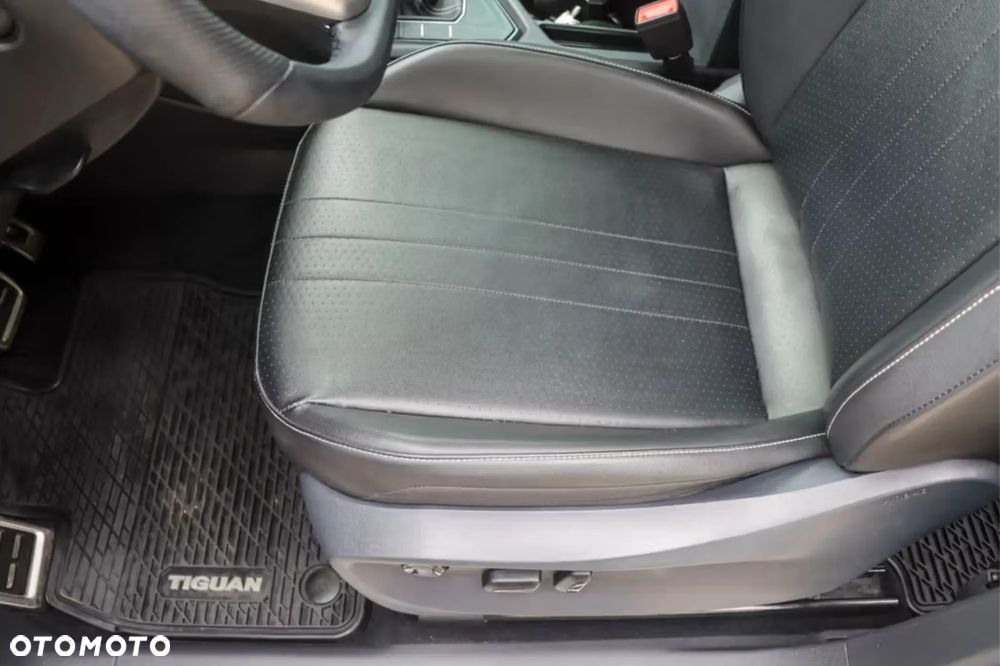 Volkswagen Tiguan 2,0 TSI OPF 4Motion DSG R-Line - 16