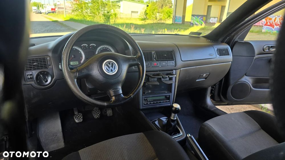 Volkswagen Golf 1.9 TDI Comfortline - 28
