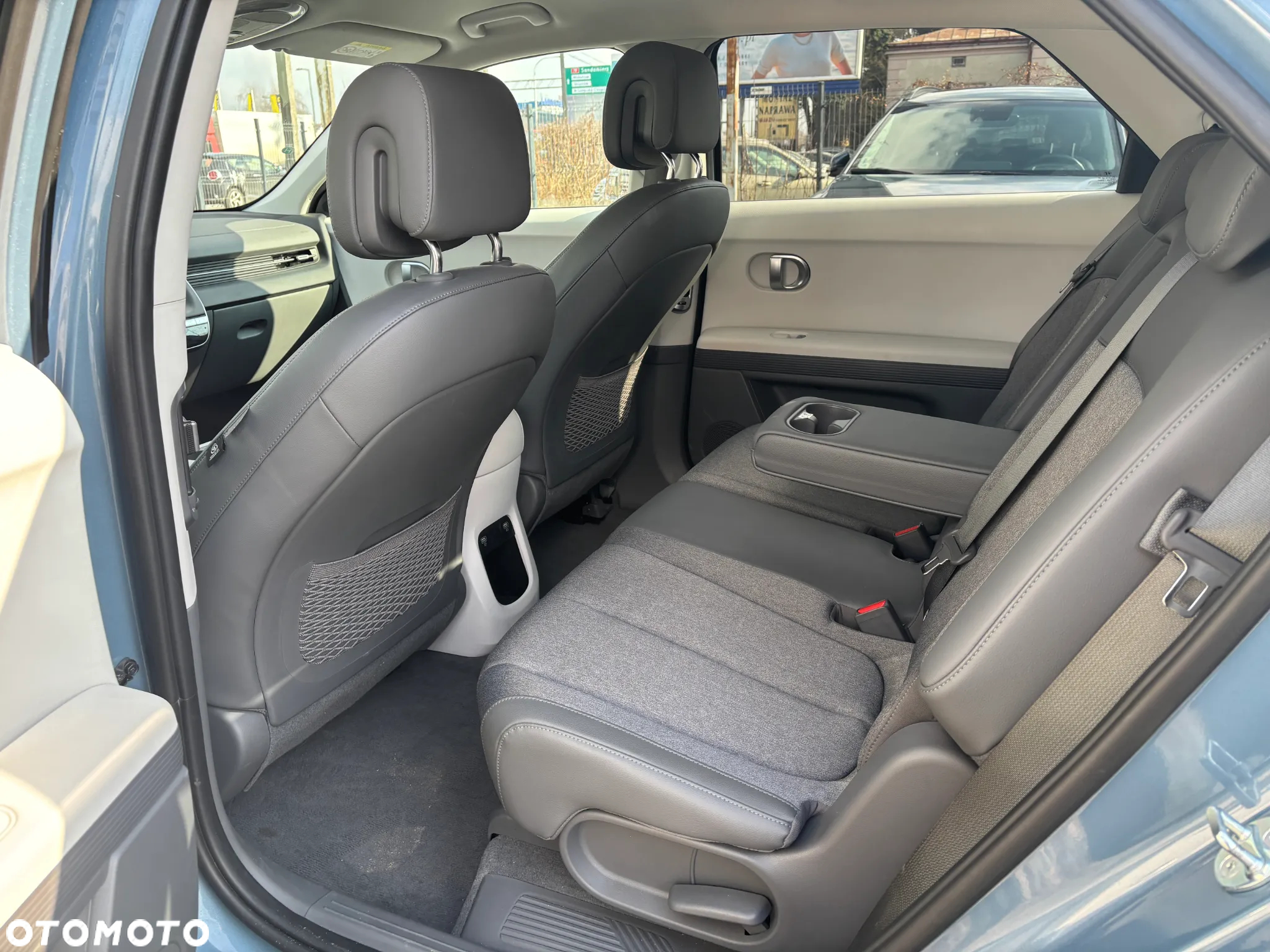 Hyundai IONIQ - 19