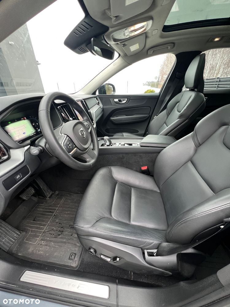 Volvo XC 60 B5 B AWD R-Design - 9