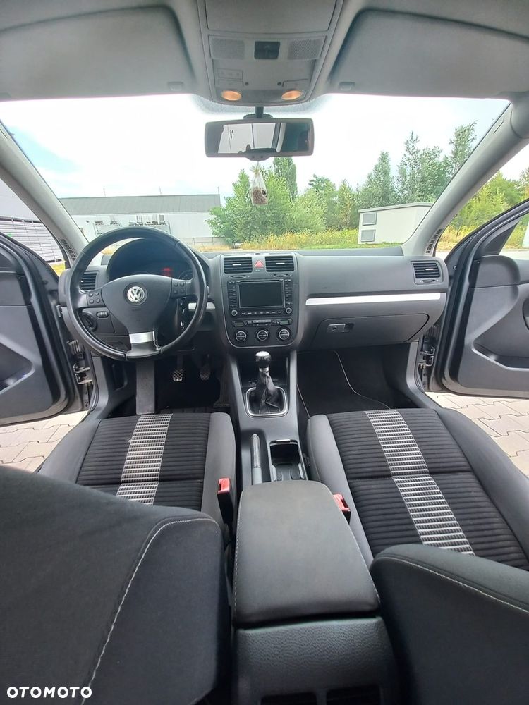 Volkswagen Golf 1.9 TDI DPF United BlueMotion - 23