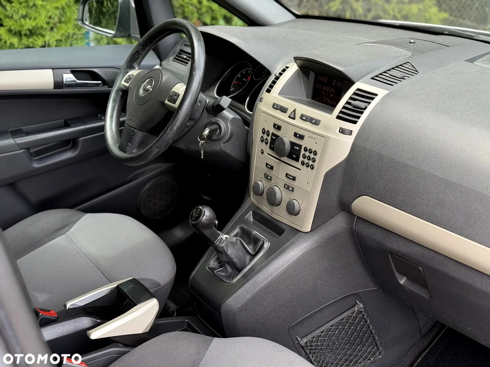 Opel Zafira 1.8 Cosmo - 25