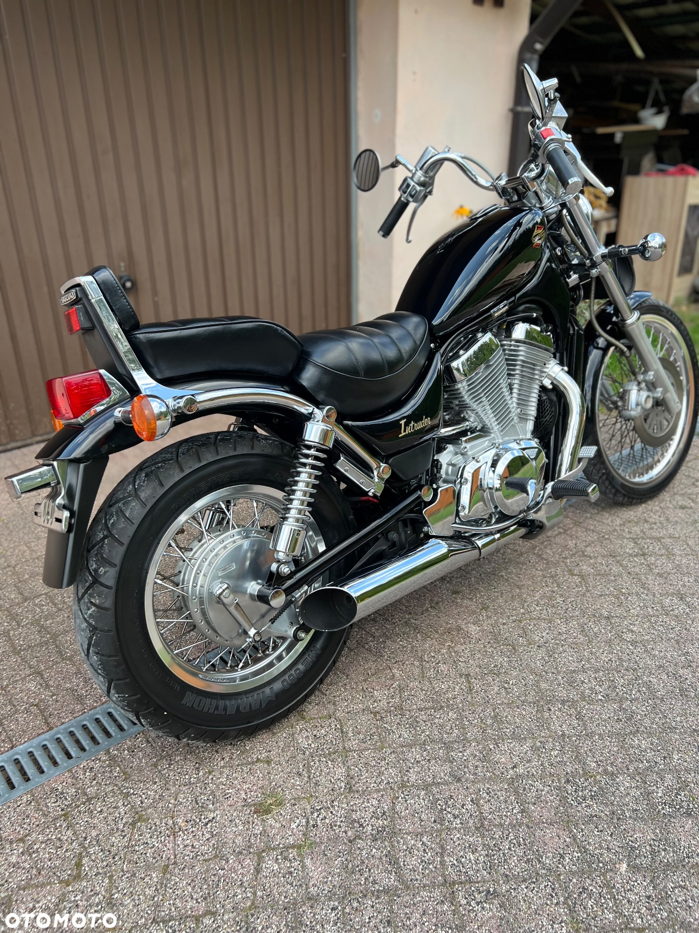 Suzuki Intruder - 3
