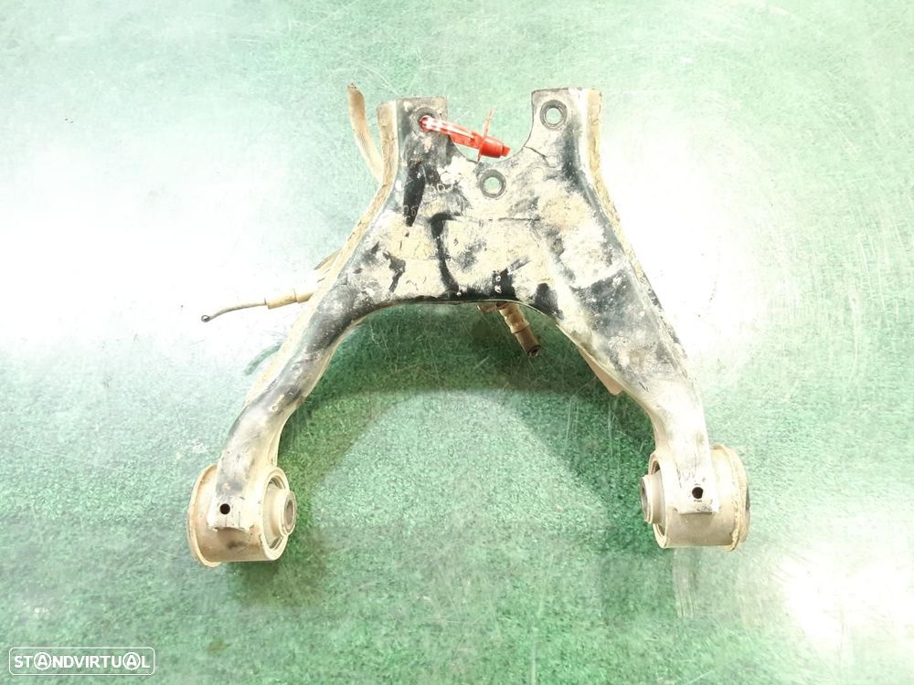 BRAÇO SUSPENSÃO SUPERIOR FRENTE DIREITO MITSUBISHI L200 - 1