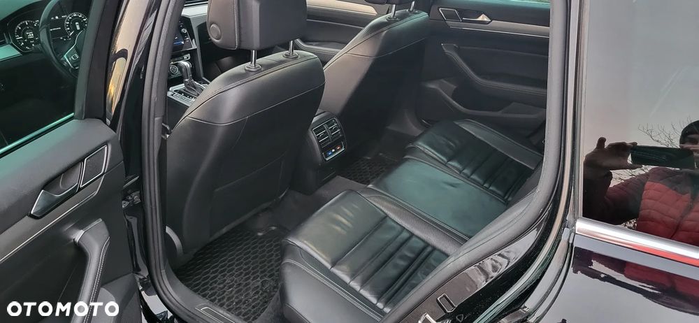 Volkswagen Passat - 8