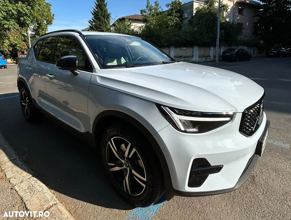 Volvo XC 40 B3 AT FWD MHEV Plus Dark - 3