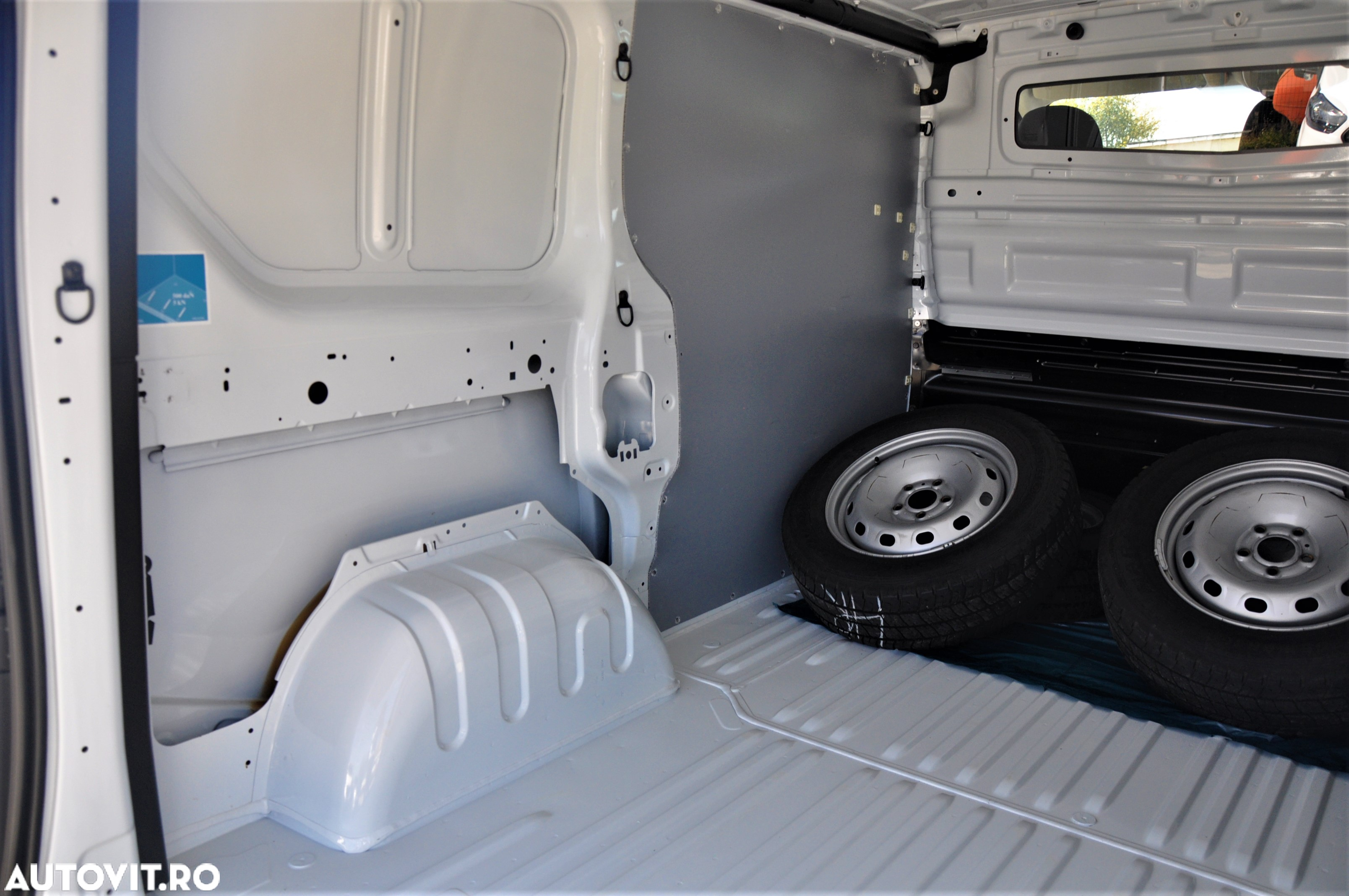 Opel Vivaro Furgon 3 Locuri - 10