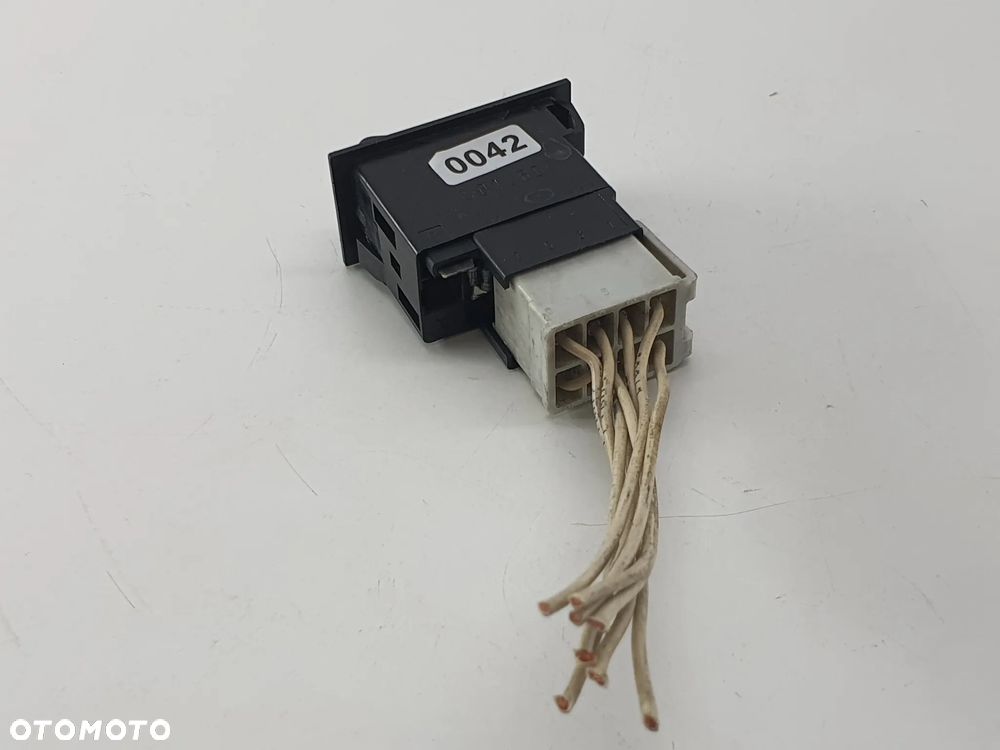 PRZELACZNIK MAN LE - 5