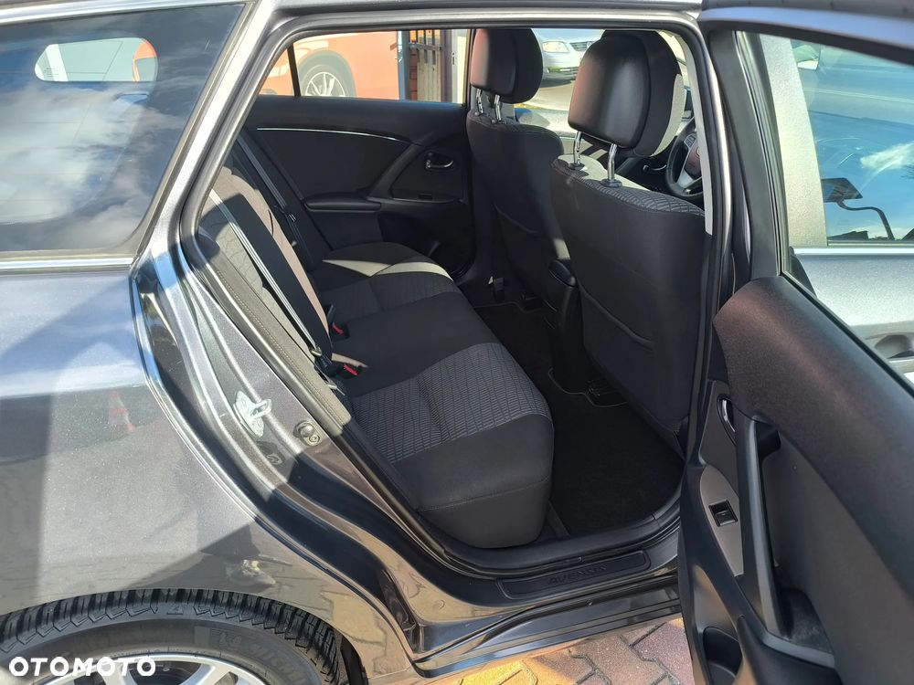 Toyota Avensis 1.8 Life - 16