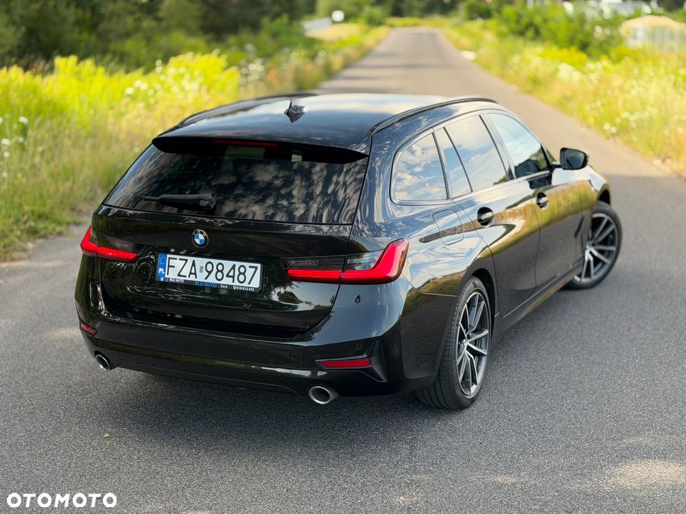BMW Seria 3 320d Sport Line Shadow - 11