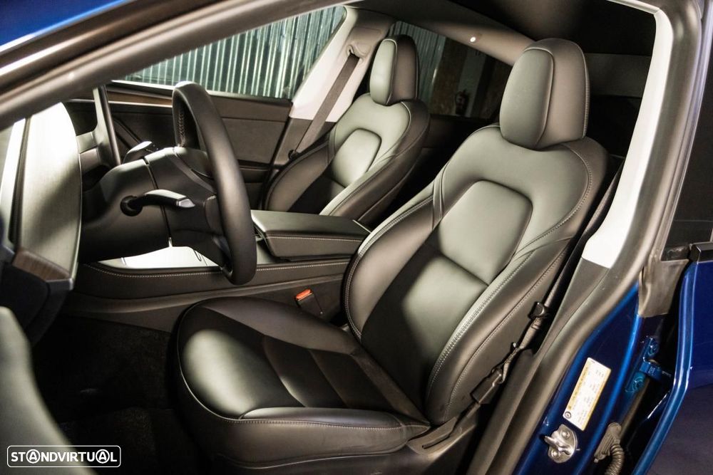 Tesla Model Y Long Range Dual Motor AWD - 25