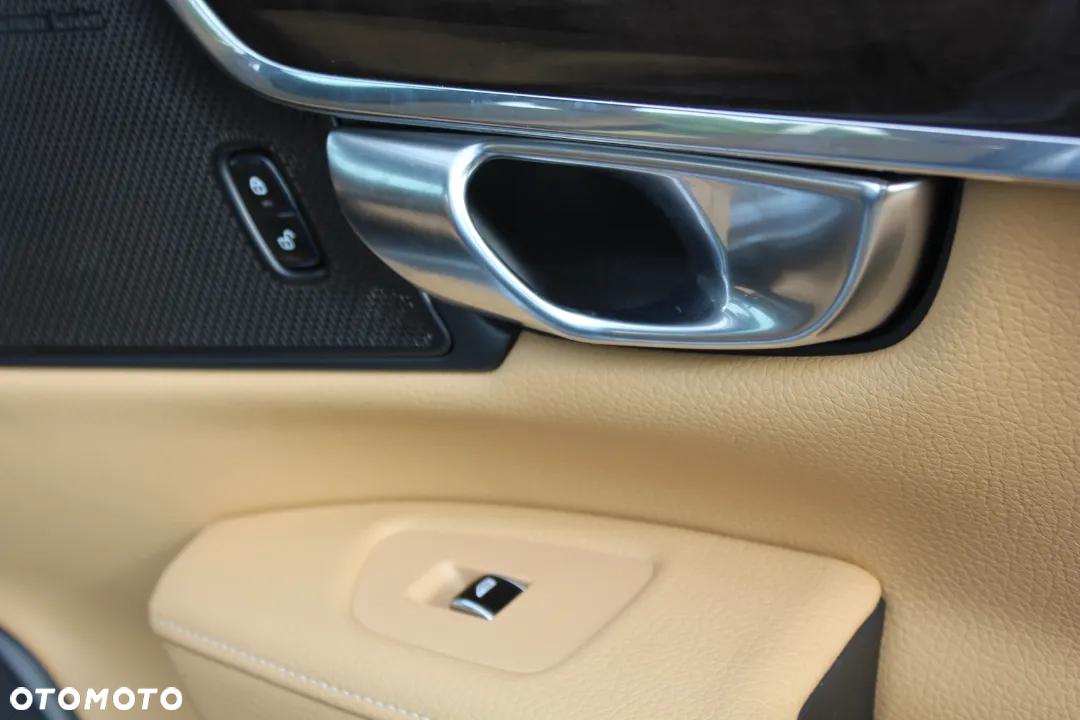 Volvo S90 T6 AWD Momentum - 22