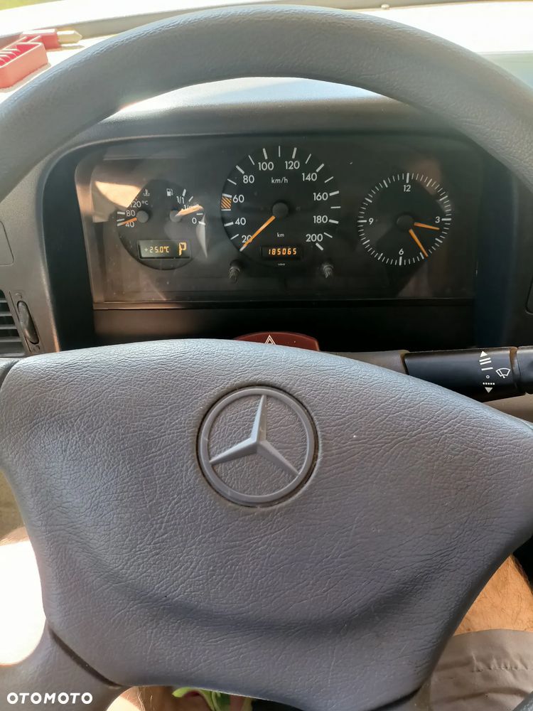 Mercedes-Benz 312D - 13