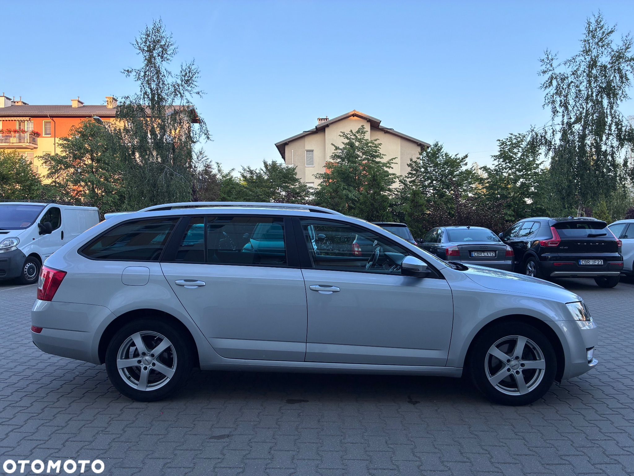 Skoda Octavia 1.6 TDI Ambiente DSG - 13
