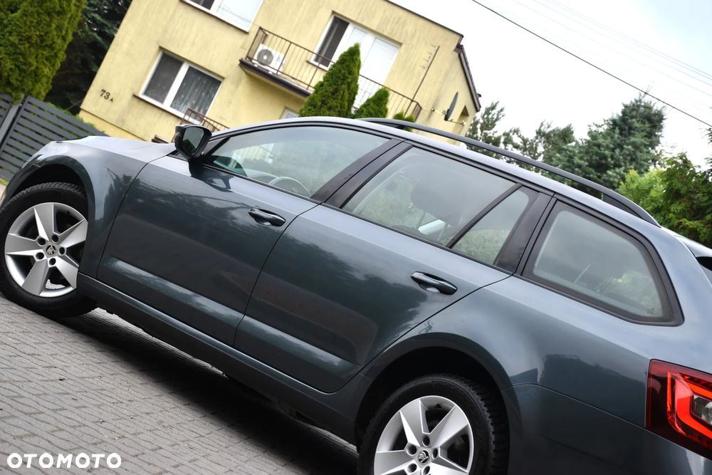 Skoda Octavia 1.6 TDI DSG Style - 40