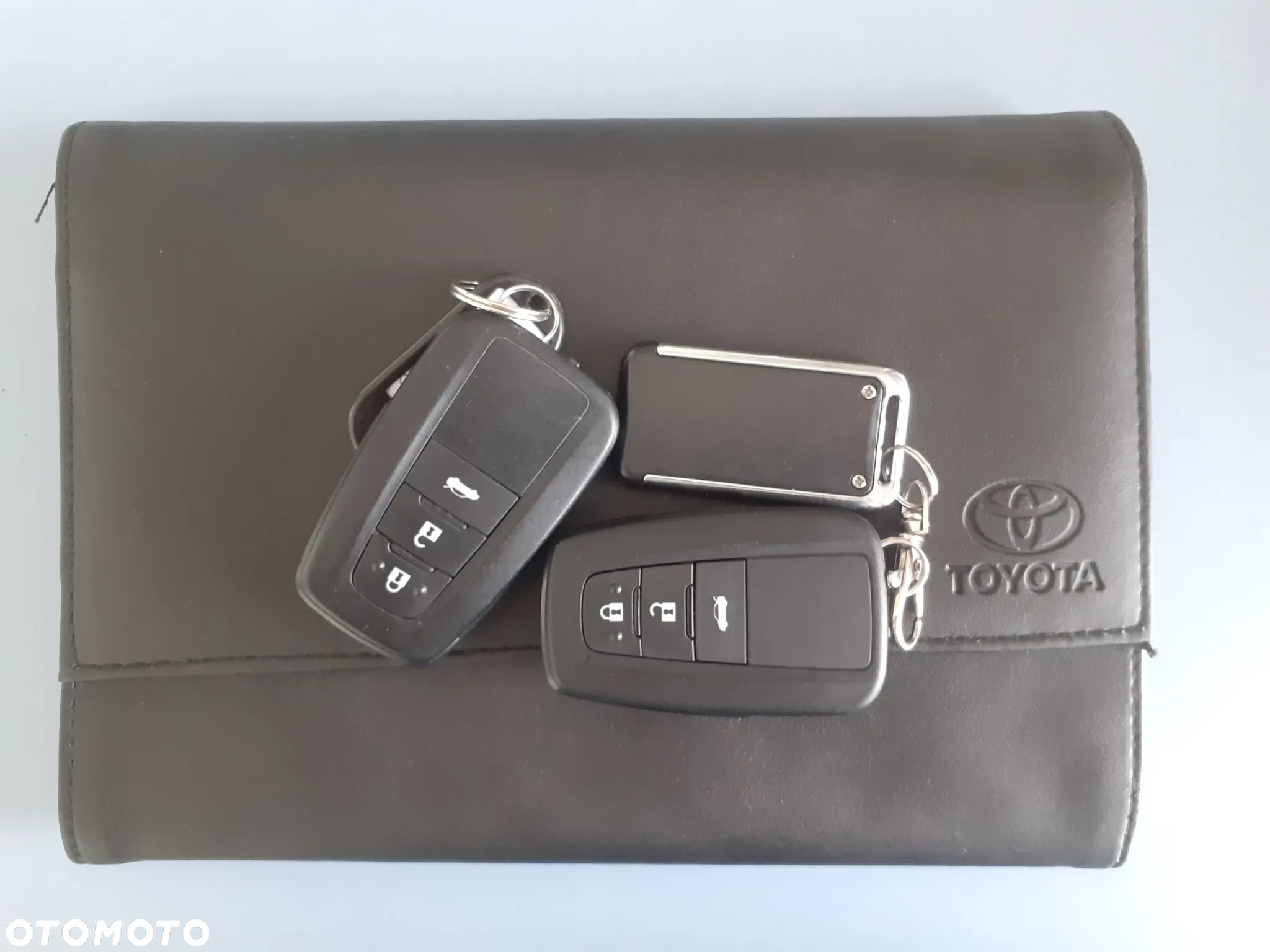 Toyota Camry - 27