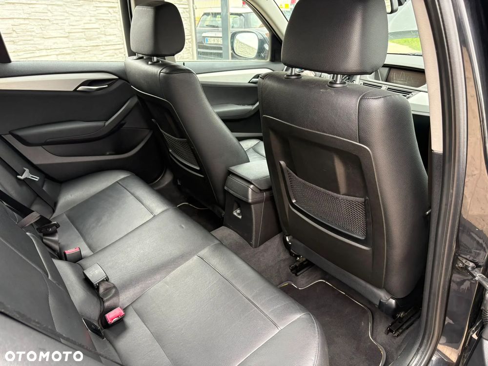 BMW X1 sDrive18d xLine - 13