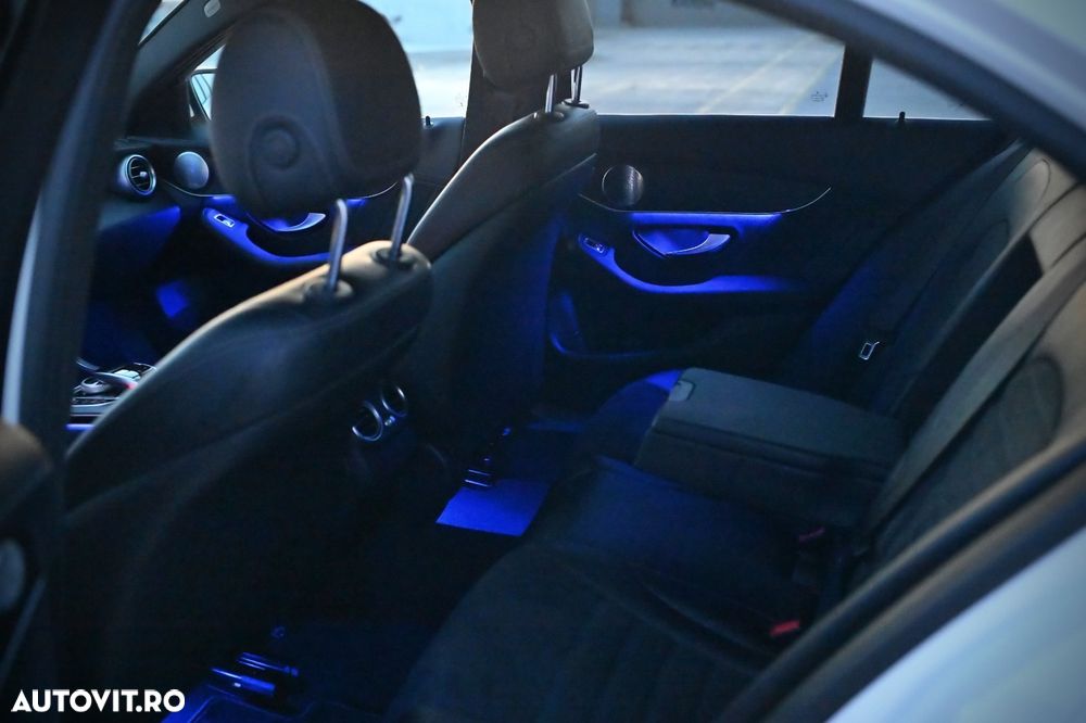 Mercedes-Benz C 300 e 4MATIC Aut. - 36