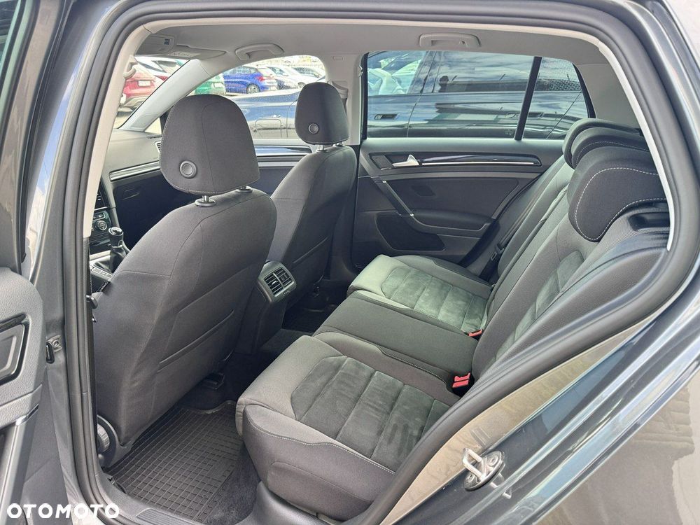 Volkswagen Golf - 20