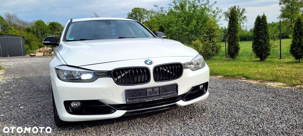 BMW Seria 3 320d DPF Edition Sport - 12
