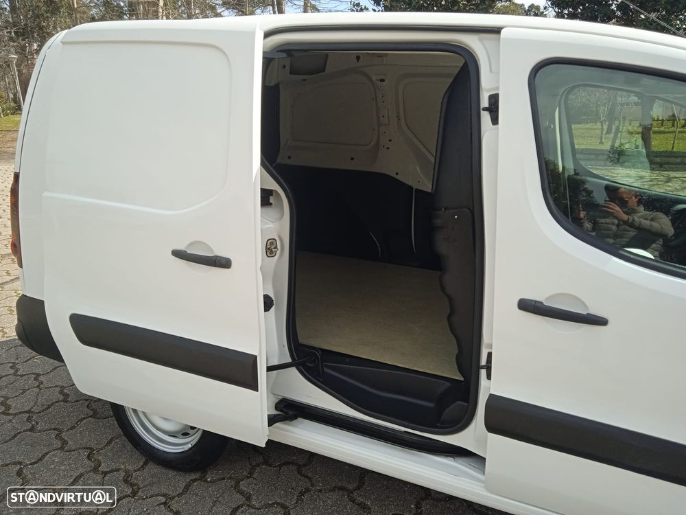 Citroën Berlingo XL (Longa) 1.6 Hdi 100cv 3 lugares 5 portas - 45