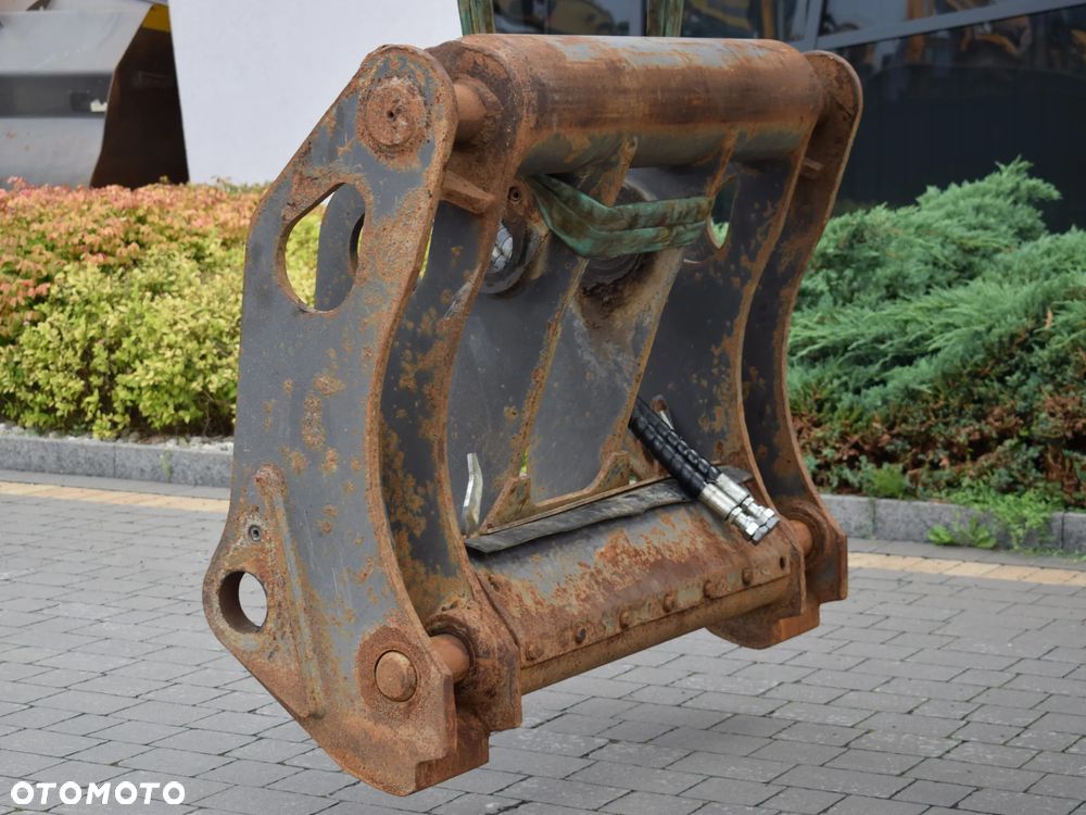 Szybkozłącze hydrauliczne do ładowarki kołowej Volvo L150 L180 L220 seria E, F, G, H - 25