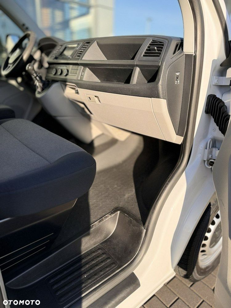 Volkswagen Transporter - 28