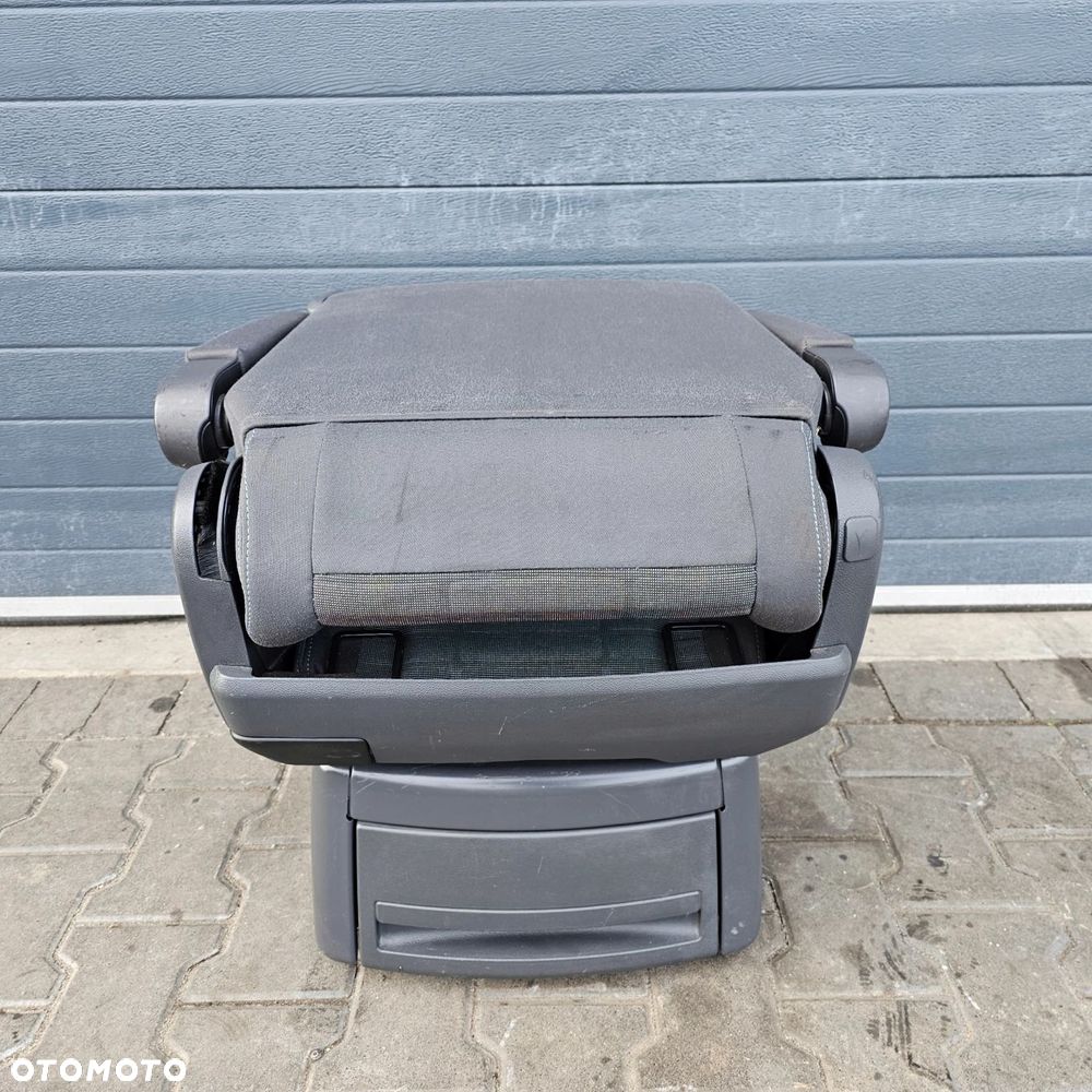 VW T5 T6 MULTIVAN ATLANTIS fotel obrotowy tył II RZĄD - 10
