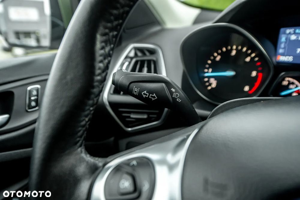 Ford Kuga 2.0 TDCi 4x4 Titanium - 29