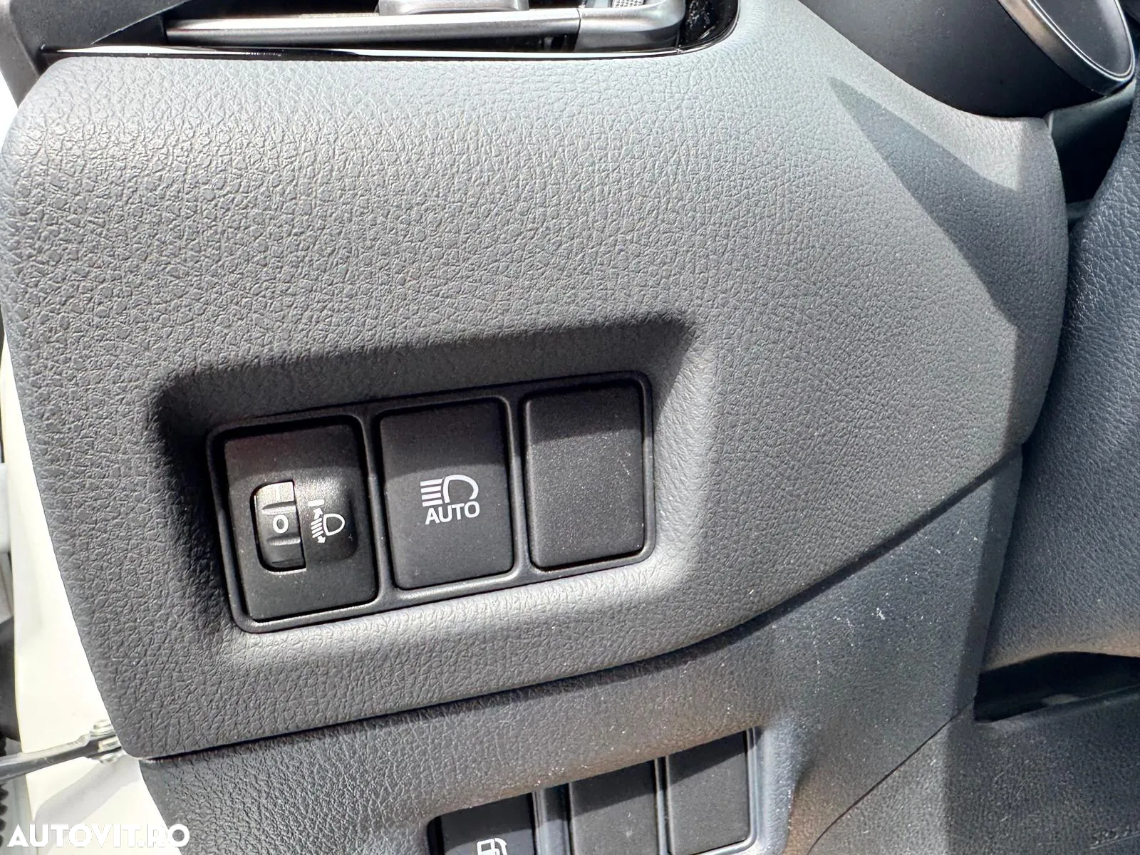 Toyota C-HR 1.8 HSD 122 CP 4x2 CVT Core - 21