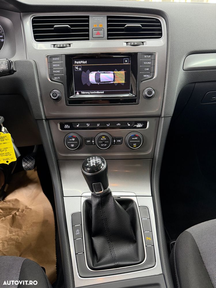 Volkswagen Golf 1.6 TDI BlueMotion Technology Trendline - 11