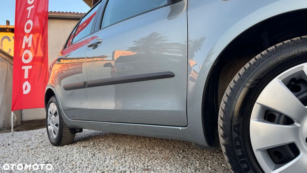 Toyota Yaris 1.3 Sol - 9