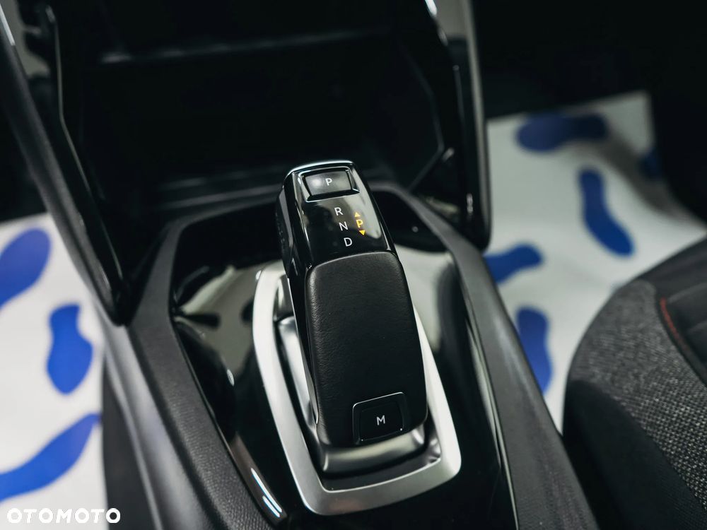 Peugeot 2008 1.5 BlueHDi Allure S&S EAT8 - 28